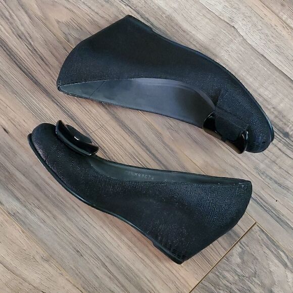 Stuart Weitzman | Wedge Heels - Picture 2 of 7